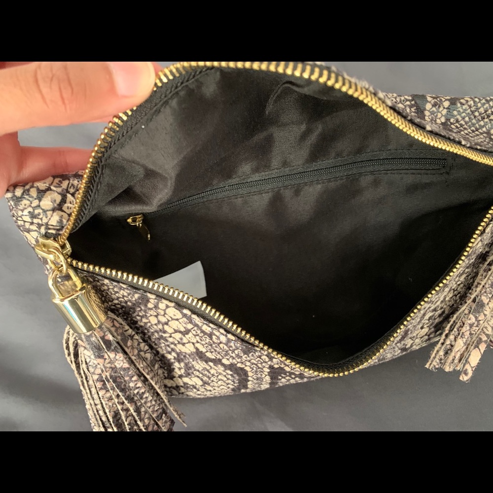ASOS Envelope Clutch - Picture 4 of 4
